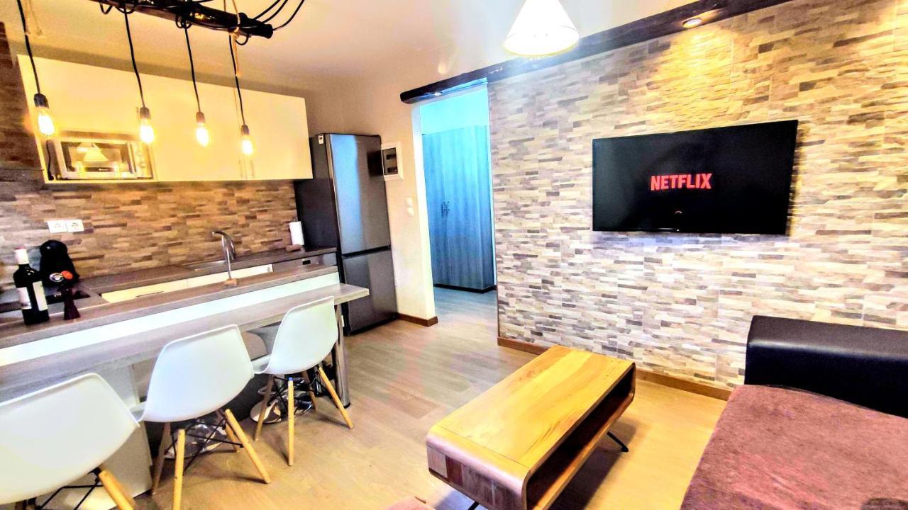 The Elysian At Nicopolis Jacuzzi Apartment Nikopolis Luaran gambar